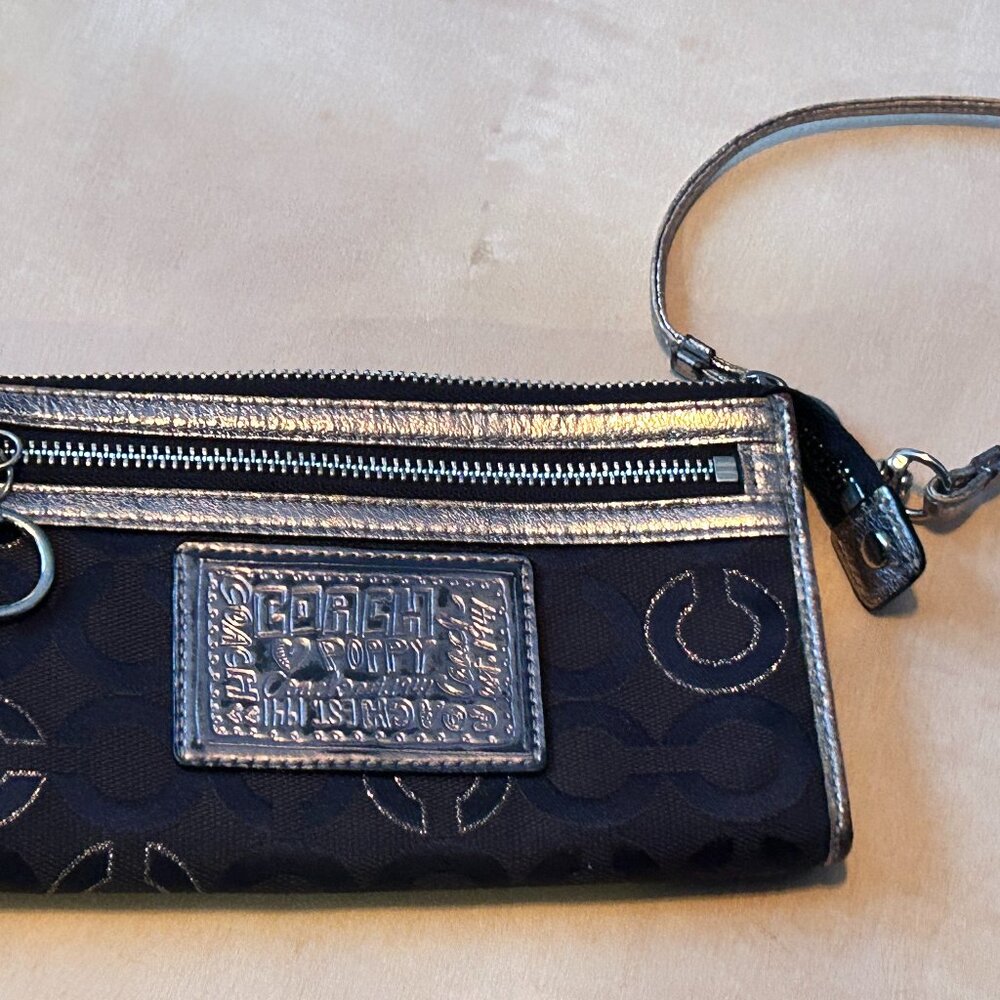 Coach Poppy Wristlet